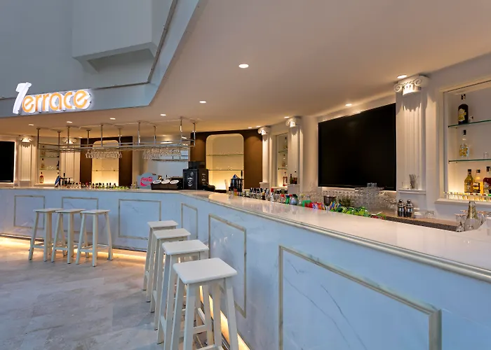 Seven Seas Hotel Blue Side